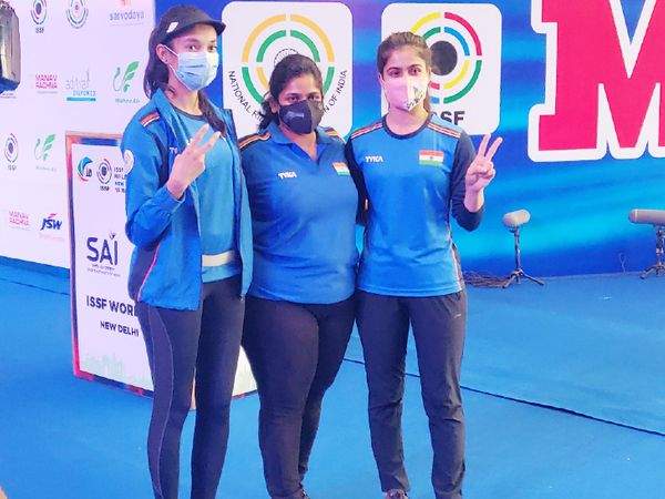 ਆਈਐਸਐਸਐਫ ਸ਼ੂਟਿੰਗ ਵਰਲਡ ਕੱਪ : ਭਾਰਤ ਨੇ 25 ਮੀਟਰ ਪਿਸਟਲ ਮਹਿਲਾ ਟੀਮ ਮੁਕਾਬਲੇ ‘ਚ ਸੋਨ ਤਮਗਾ ਜਿੱਤਿਆ ਆਈਐਸਐਸਐਫ ਸ਼ੂਟਿੰਗ ਵਰਲਡ ਕੱਪ : ਭਾਰਤ ਨੇ 25 ਮੀਟਰ ਪਿਸਟਲ ਮਹਿਲਾ ਟੀਮ ਮੁਕਾਬਲੇ ‘ਚ ਸੋਨ ਤਮਗਾ ਜਿੱਤਿਆ