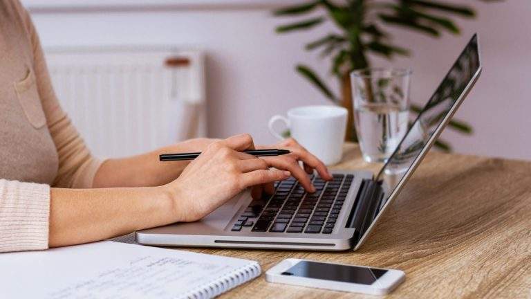 Canadian Employees Still Trying to Adapt to Remote Work : After One Year of the Pandemic Canadian Employees Still Trying to Adapt to Remote Work : After One Year of the Pandemic