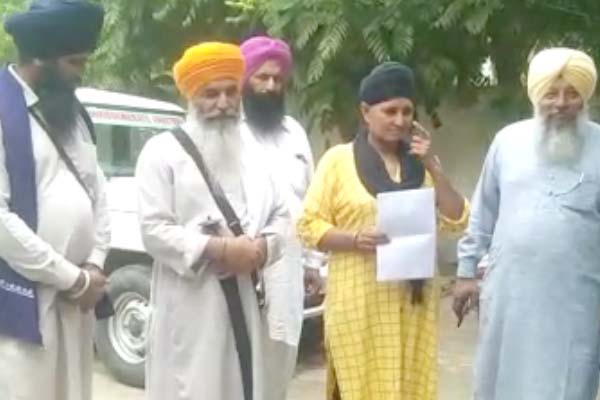 ਮਲੇਸ਼ੀਆ ਦੀ ਕਰਮਜੀਤ ਕੌਰ ਨਾਲ ਲੱਖਾਂ ਰੁਪਏ ਦੀ ਠੱਗੀ ਮਲੇਸ਼ੀਆ ਦੀ ਕਰਮਜੀਤ ਕੌਰ ਨਾਲ ਲੱਖਾਂ ਰੁਪਏ ਦੀ ਠੱਗੀ