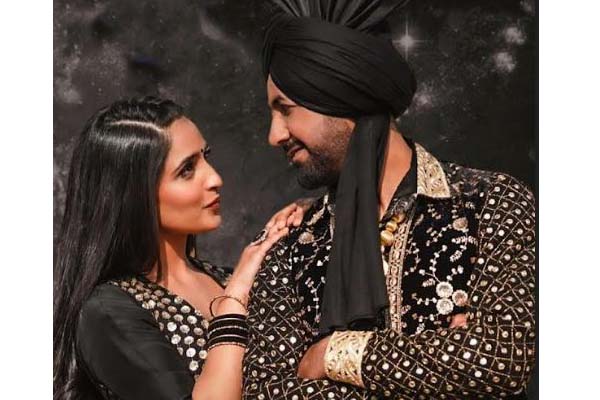 ਗਿੱਪੀ ਗਰੇਵਾਲ ਤੇ ਸੁਦੇਸ਼ ਕੁਮਾਰੀ ਵਲੋਂ ਗਾਇਆ ਗੀਤ ਇਕੋ ਇਕ ਦਿਲ ਹੋਇਆ ਰਿਲੀਜ਼ ਗਿੱਪੀ ਗਰੇਵਾਲ ਤੇ ਸੁਦੇਸ਼ ਕੁਮਾਰੀ ਵਲੋਂ ਗਾਇਆ ਗੀਤ ਇਕੋ ਇਕ ਦਿਲ ਹੋਇਆ ਰਿਲੀਜ਼