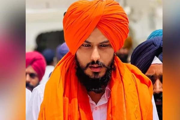 ‘ਵਾਰਿਸ ਪੰਜਾਬ’ ਜਥੇਬੰਦੀ ਦੇ ਮੁਖੀ ਅੰਮ੍ਰਿਤਪਾਲ ਸਿੰਘ ਦੀ ਸਿਹਤ ਵਿਗੜੀ ‘ਵਾਰਿਸ ਪੰਜਾਬ’ ਜਥੇਬੰਦੀ ਦੇ ਮੁਖੀ ਅੰਮ੍ਰਿਤਪਾਲ ਸਿੰਘ ਦੀ ਸਿਹਤ ਵਿਗੜੀ