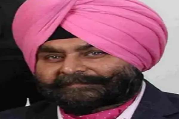 ਕੈਨੇਡਾ ਰਹਿੰਦੇ ਭਰਾ ਨੇ ਜਾਨ ਗੁਆ ਚੁੱਕੇ ਚੀਫ ਇੰਜੀਨੀਅਰ ਦਾ ਫੋਨ ਚੋਰੀ ਹੋਣ ਦਾ ਲਗਾਇਆ ਦੋਸ਼ ਕੈਨੇਡਾ ਰਹਿੰਦੇ ਭਰਾ ਨੇ ਜਾਨ ਗੁਆ ਚੁੱਕੇ ਚੀਫ ਇੰਜੀਨੀਅਰ ਦਾ ਫੋਨ ਚੋਰੀ ਹੋਣ ਦਾ ਲਗਾਇਆ ਦੋਸ਼