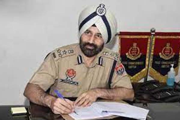 ਅੱਤਵਾਦੀ ਹਮਲੇ ਦੇ ਅਲਰਟ ਤੋਂ ਬਾਅਦ ਪੰਜਾਬ ਪੁਲਿਸ ਨੇ ਜਨਤਕ ਥਾਵਾਂ ’ਤੇ ਸੁਰੱਖਿਆ ਵਧਾਈ ਅੱਤਵਾਦੀ ਹਮਲੇ ਦੇ ਅਲਰਟ ਤੋਂ ਬਾਅਦ ਪੰਜਾਬ ਪੁਲਿਸ ਨੇ ਜਨਤਕ ਥਾਵਾਂ ’ਤੇ ਸੁਰੱਖਿਆ ਵਧਾਈ